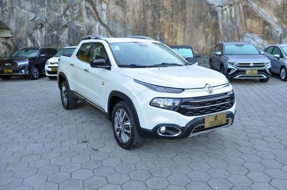 FIAT TORO 2.0 16V TURBO DIESEL VOLCANO 4WD AT9